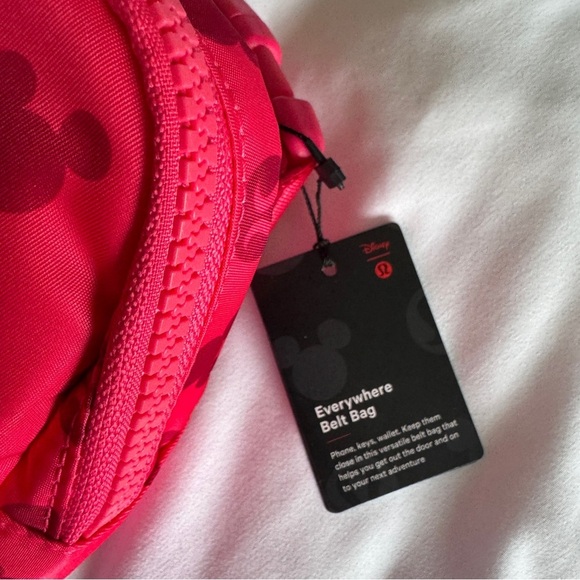 Lululemon x Disney Everywhere Belt Bag Mickey and Logo Printed Classic Pink - Picture 6 of 9